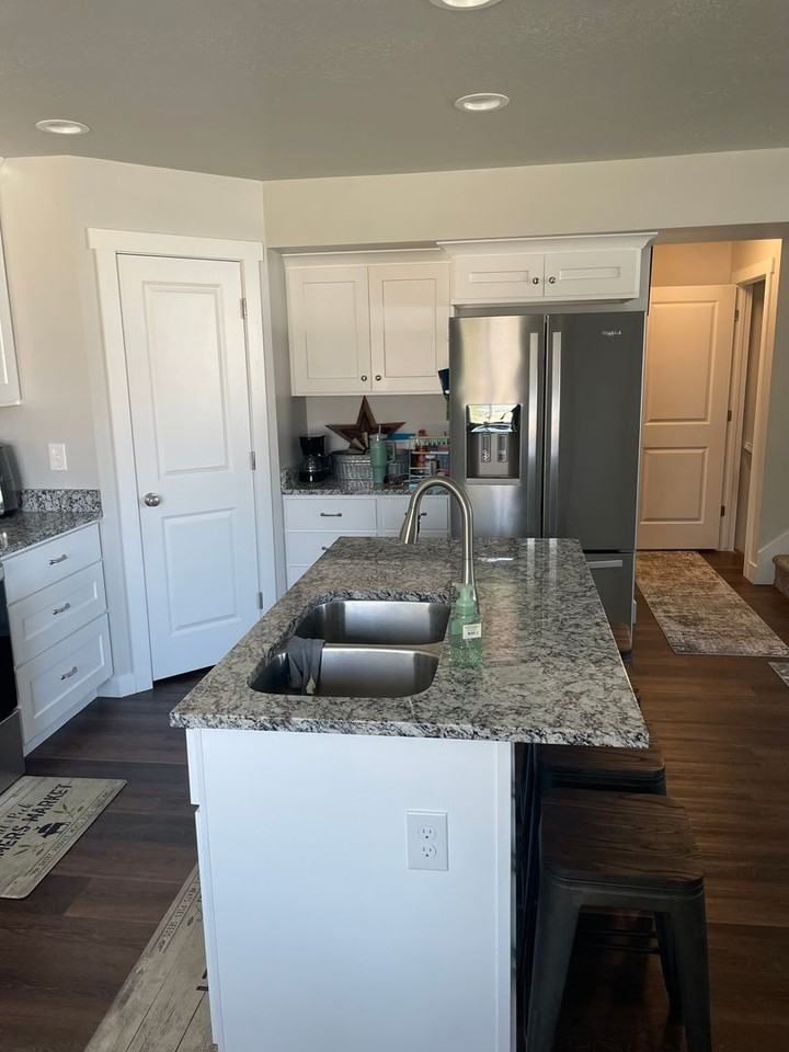 1010 N 20 E - Photo 5 of 20