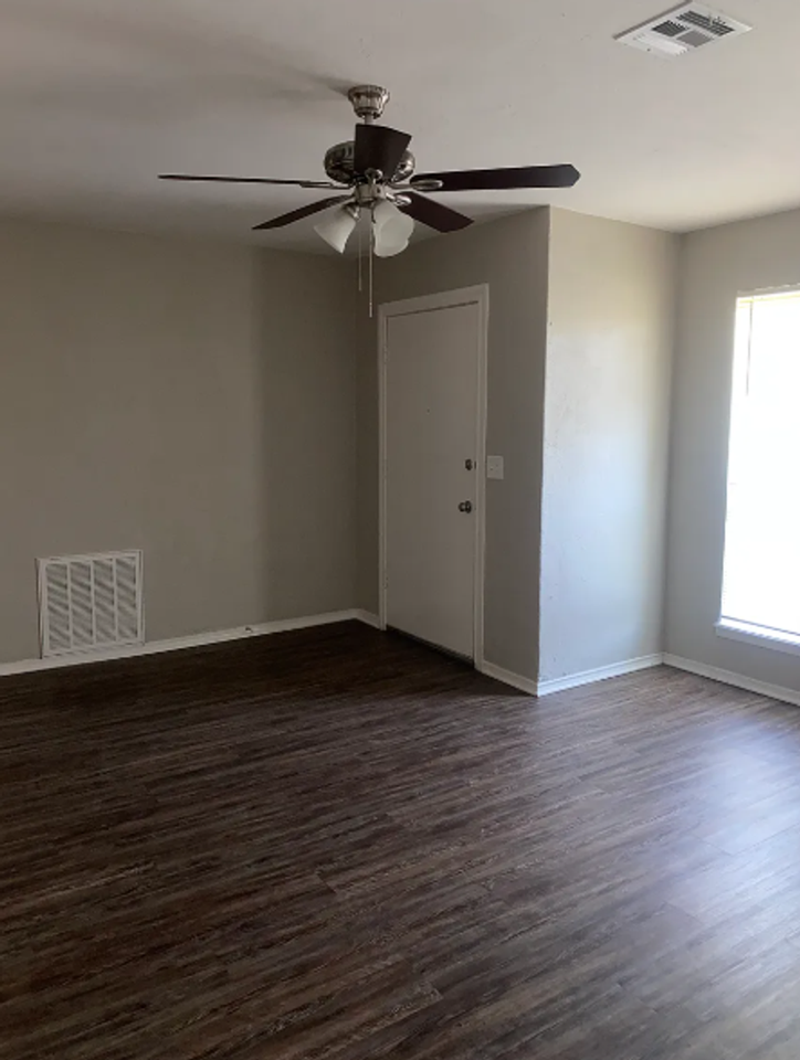 400 Nw 84th St - Photo 3 of 24