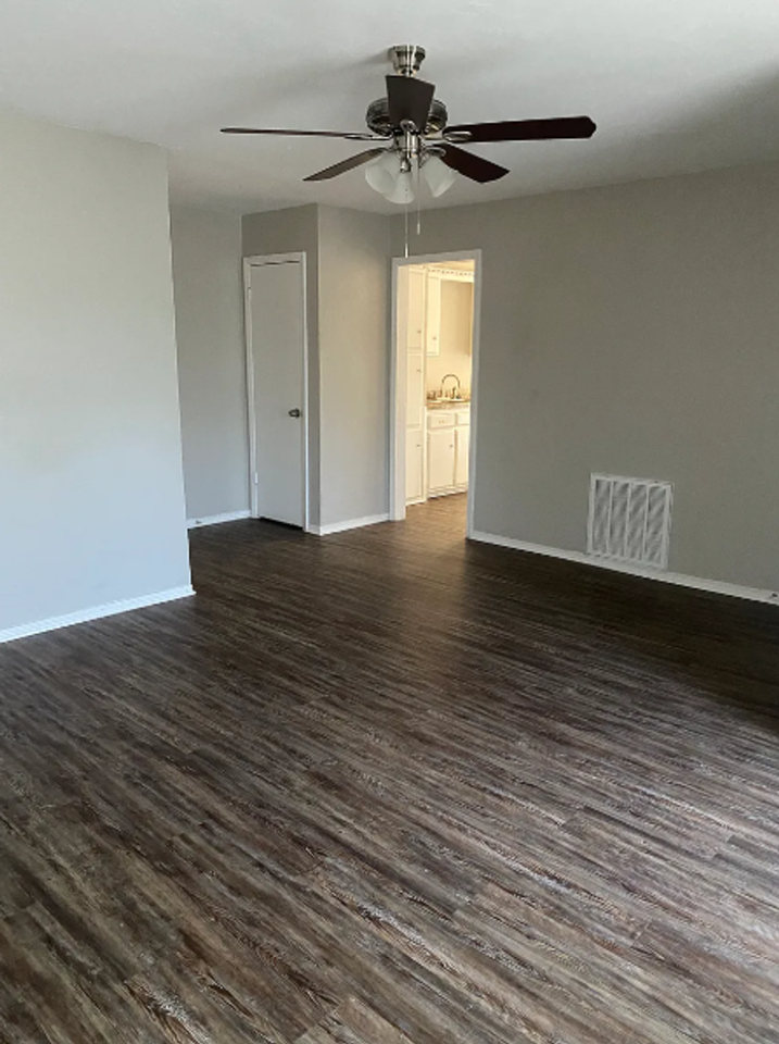 400 Nw 84th St - Photo 4 of 24