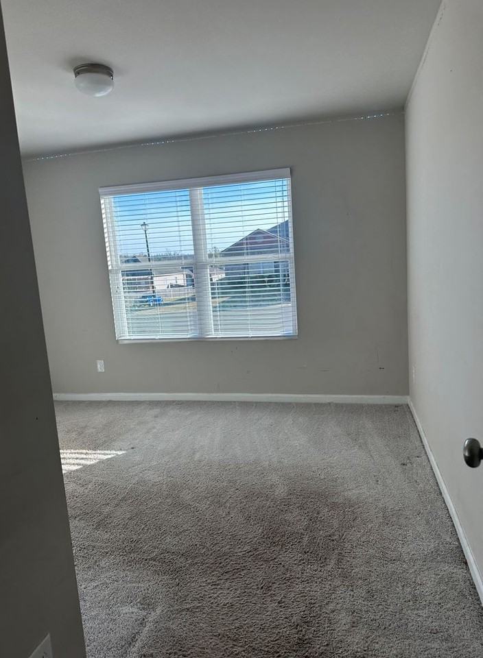 312 Center Field Dr - Photo 7 of 29