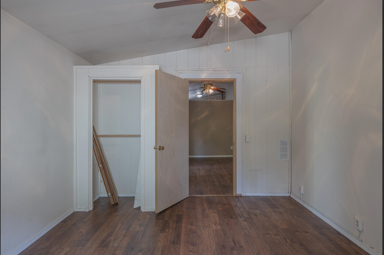 500 Baranof Ave - Photo 5 of 7