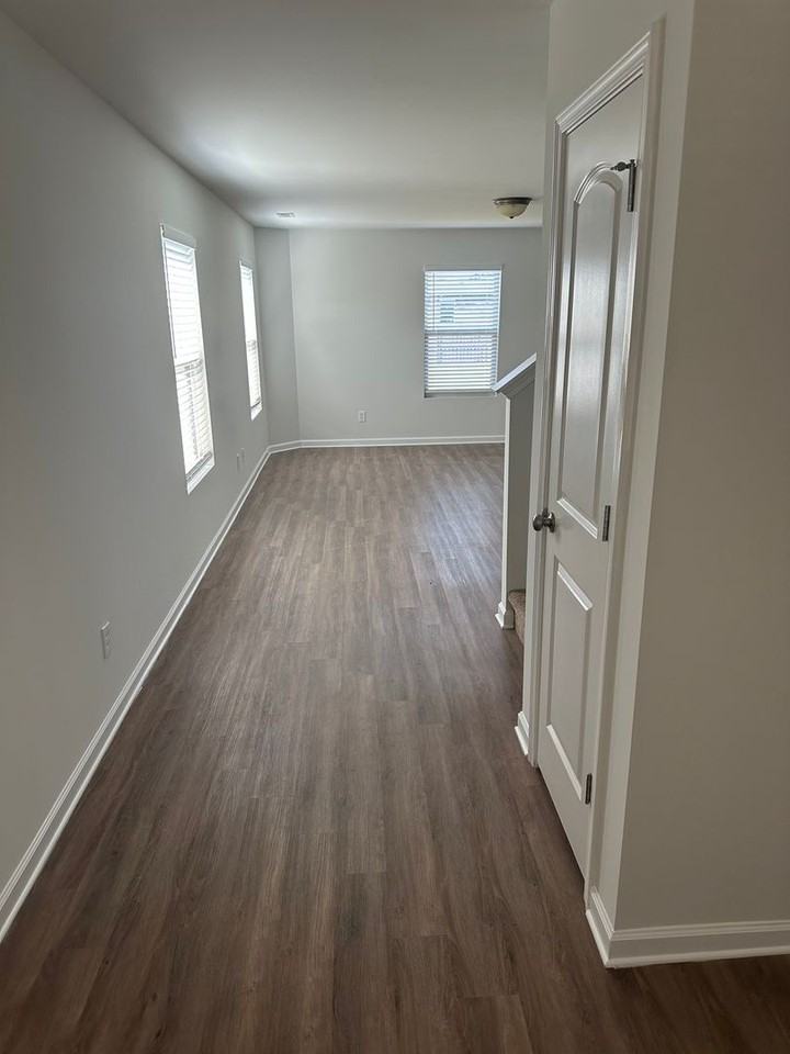 179 Winstead Cir - Photo 2 of 23