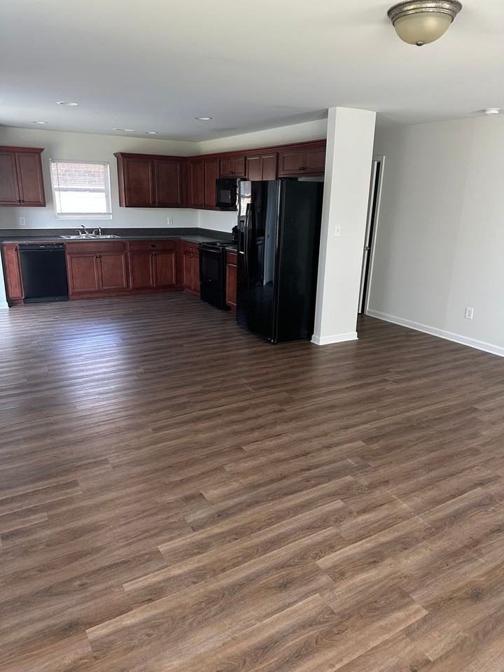 179 Winstead Cir - Photo 3 of 23