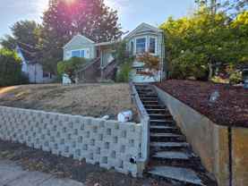 303 S Summit Ave - Photo 1 of 1