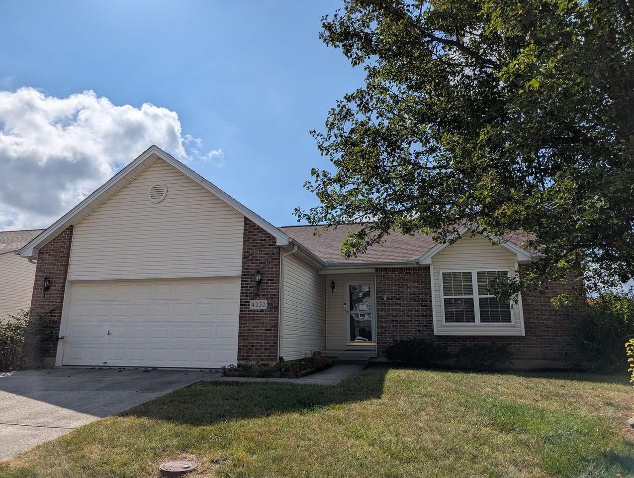 4252 Dobbin Cir - Photo 2 of 38