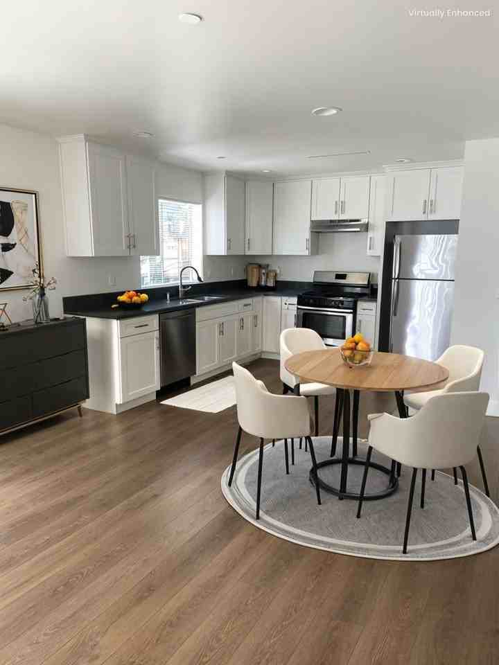 11514 Emelita Street - Photo 7 of 43