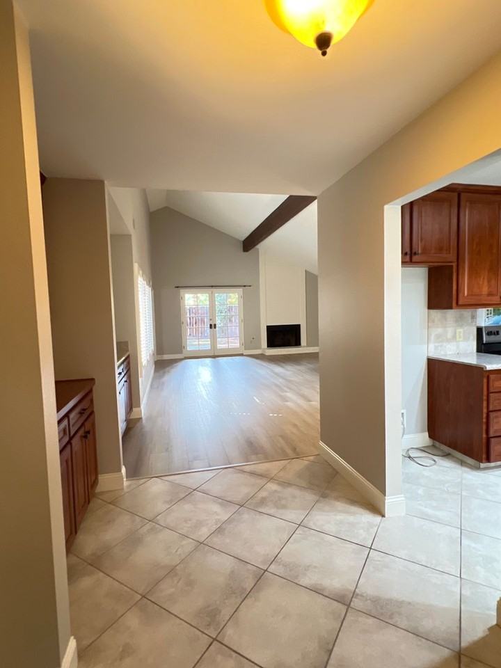 2103 Manning St - Photo 3 of 26