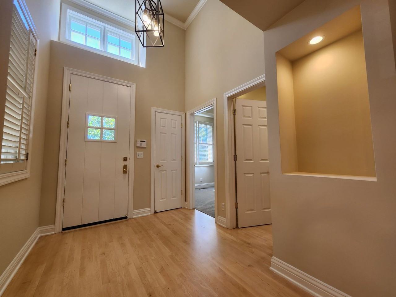 270 Gloria Cir - Photo 2 of 18