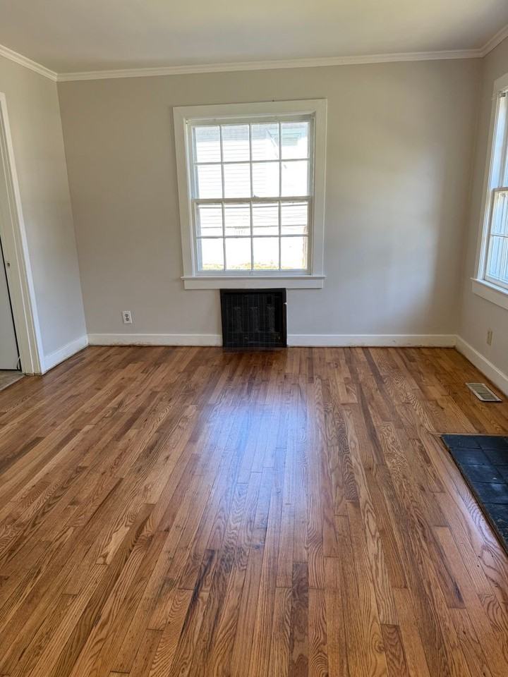 2233 Lawson Ave - Photo 2 of 16