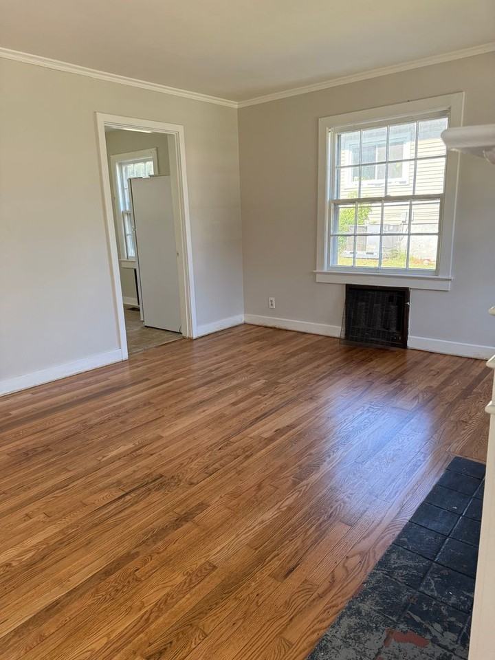 2233 Lawson Ave - Photo 5 of 16