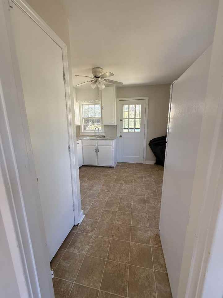 2233 Lawson Ave - Photo 6 of 16