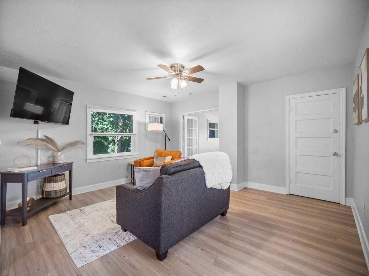 406 East 7th Avenue #2 - Photo 4 of 15