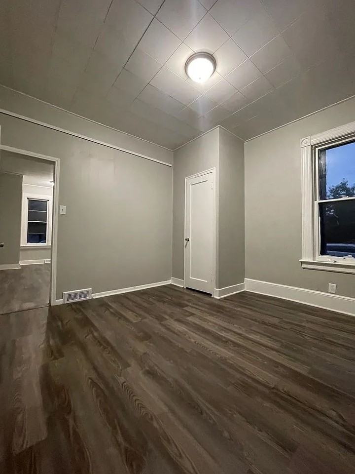 1002 8th St S - Photo 5 of 9