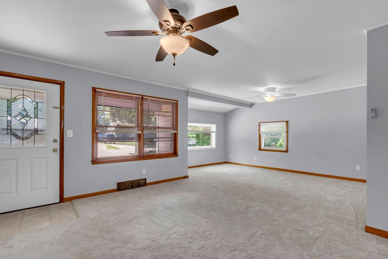 1040 N Baltimore Ave - Photo 6 of 35