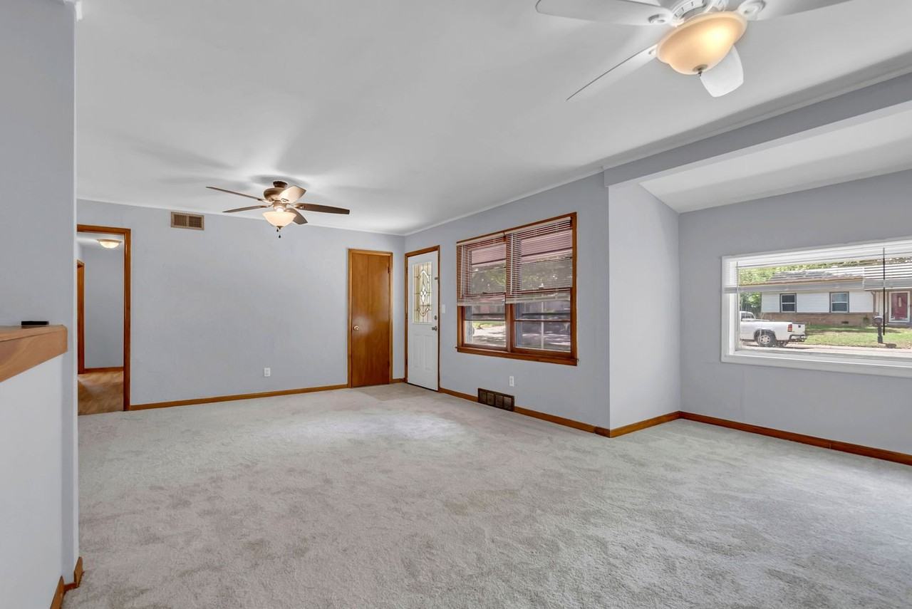 1040 N Baltimore Ave - Photo 7 of 34