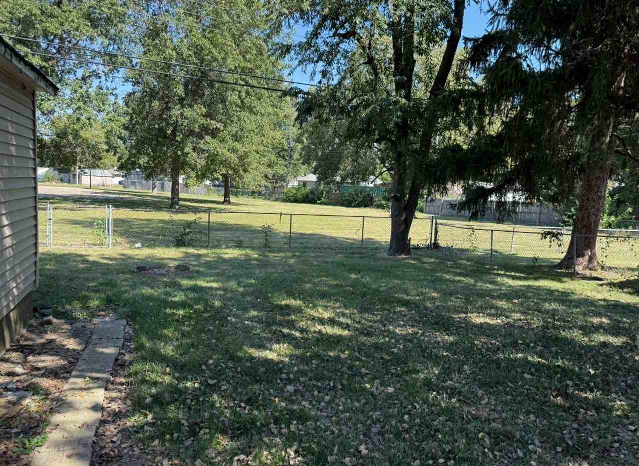 2848 E Cardinal Dr - Photo 3 of 14