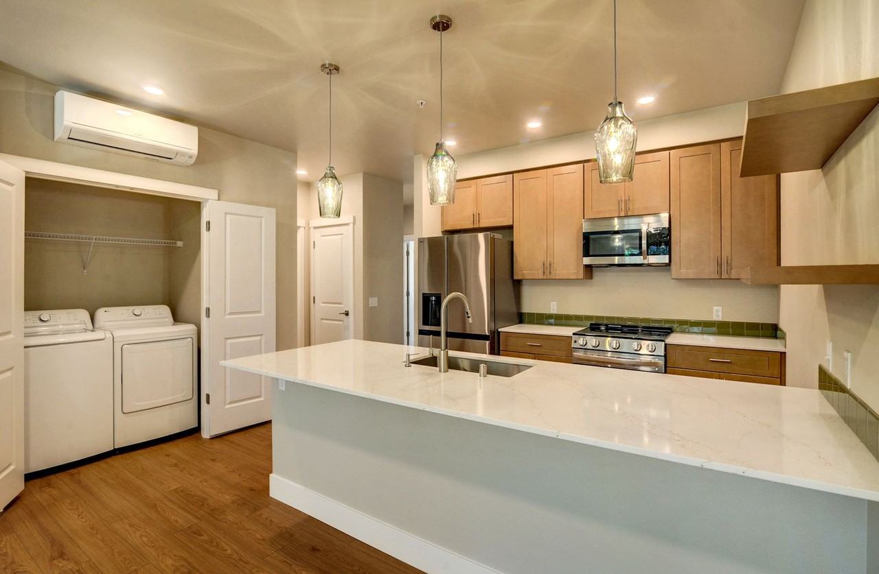 Emery Landing - Photo 3 of 23