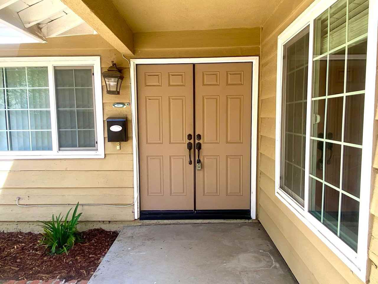 5672 Medeabrook Place - Photo 3 of 32