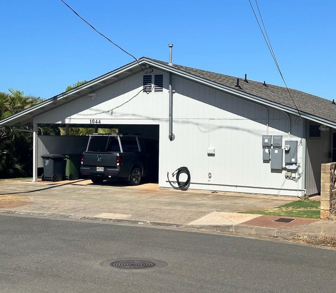 1044 5th Ave - Photo 2 of 25