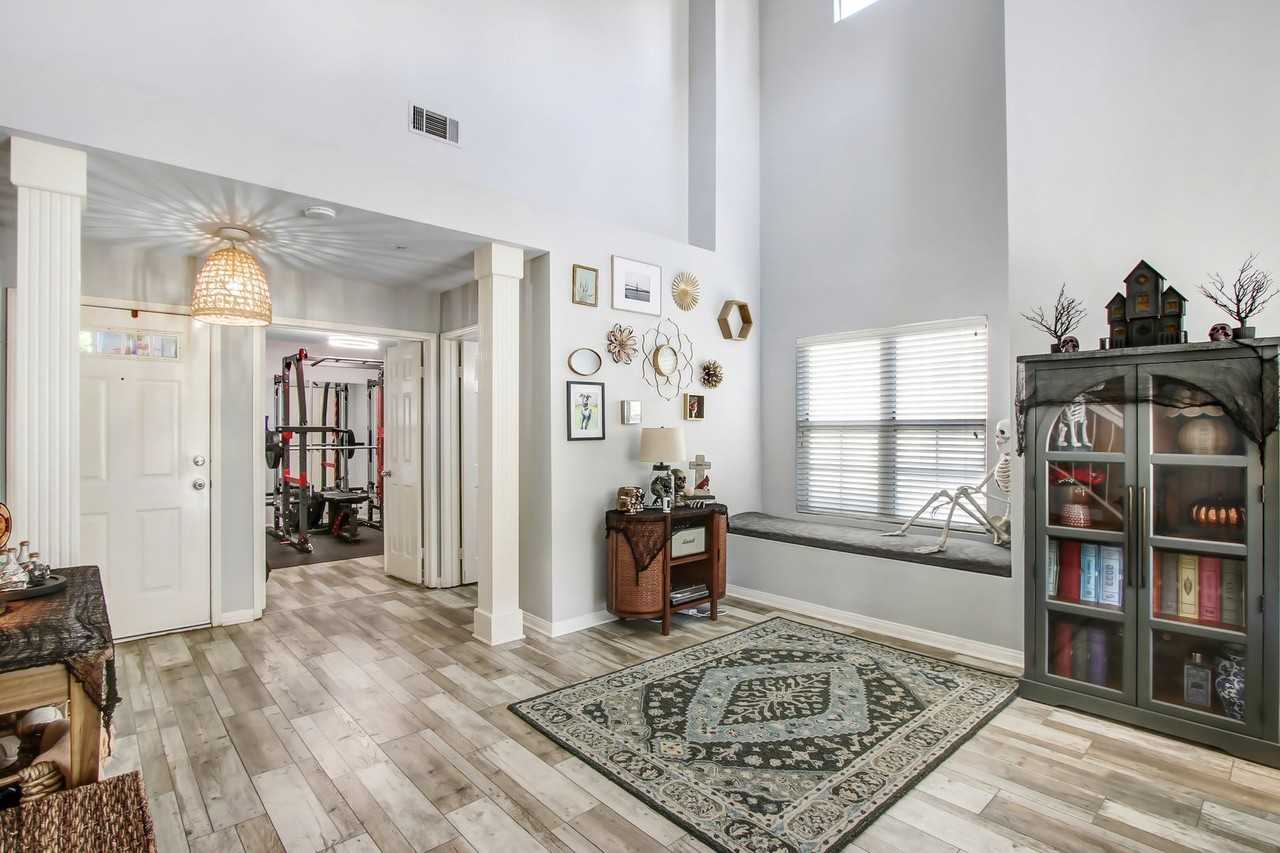 201 Chandler West - Photo 3 of 16