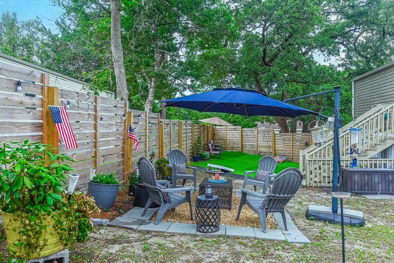 2427 Park St - Photo 2 of 21