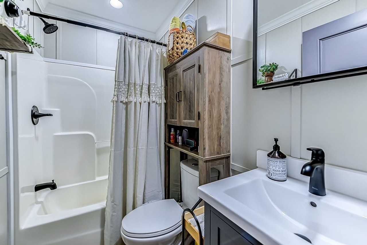 2427 Park St - Photo 4 of 21