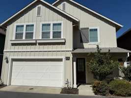 featured image of 901 Persimmon Ter