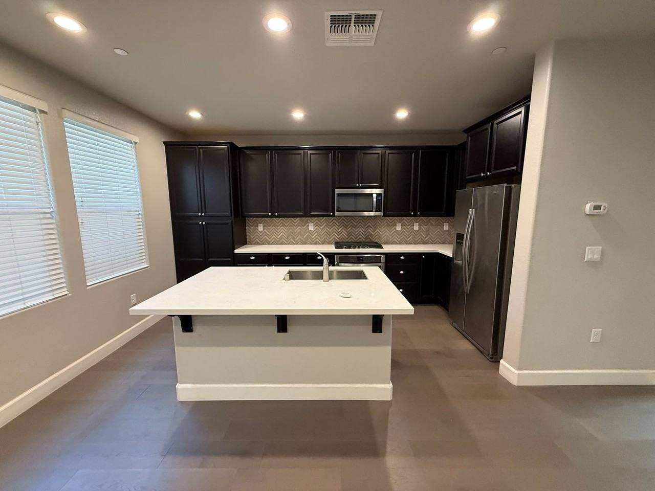 901 Persimmon Ter - Photo 2 of 12