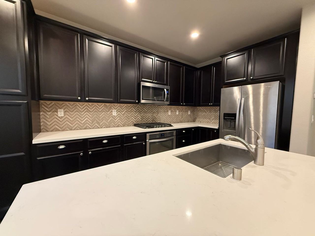 901 Persimmon Ter - Photo 3 of 12