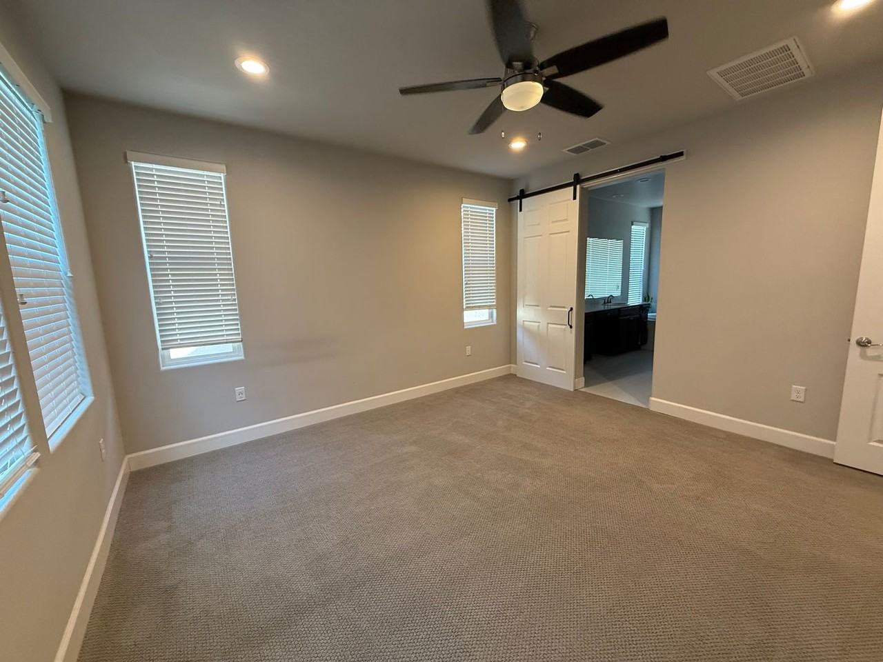 901 Persimmon Ter - Photo 5 of 12