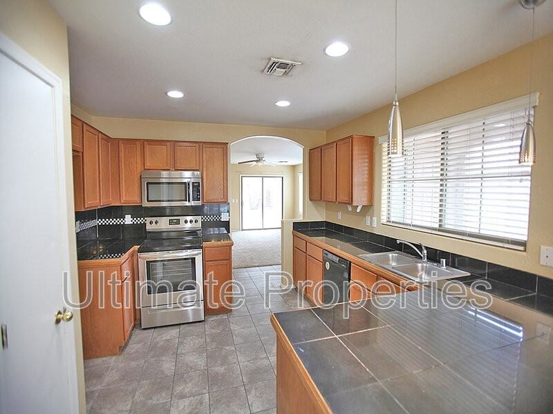 5947 S 249th Dr - Photo 5 of 11