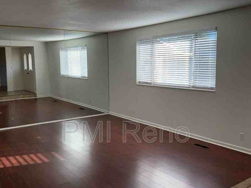 3191 Shari Way - Photo 5 of 30