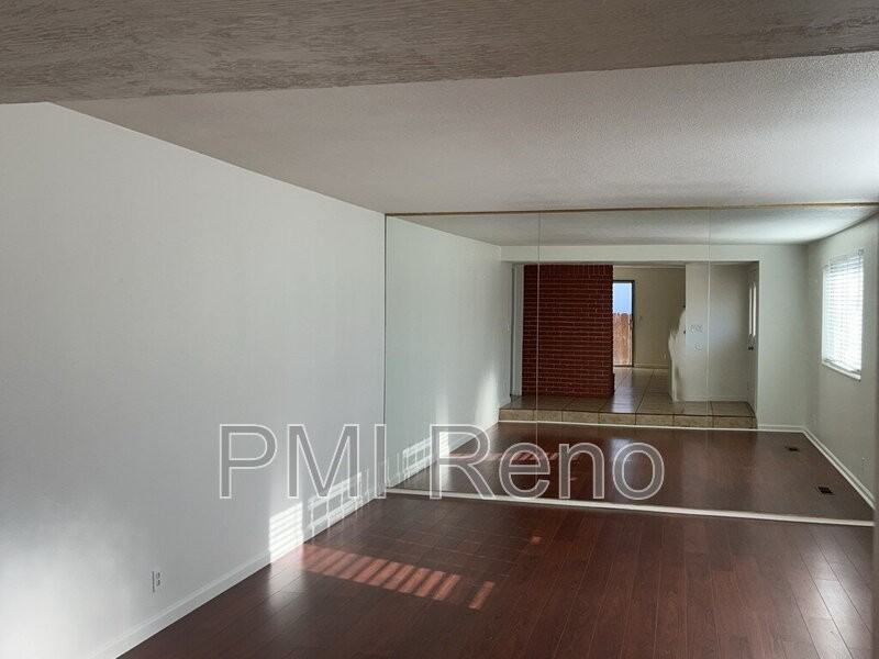 3191 Shari Way - Photo 6 of 30