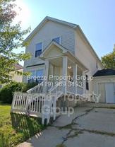 201 W Chalmers Ave - Photo 1 of 1