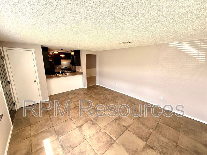 12409 Sw 2nd St - Photo 3 of 14