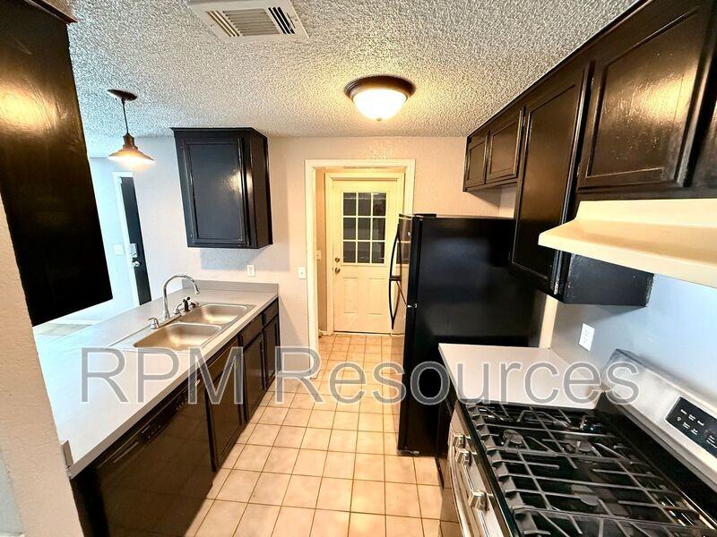 12409 Sw 2nd St - Photo 7 of 14