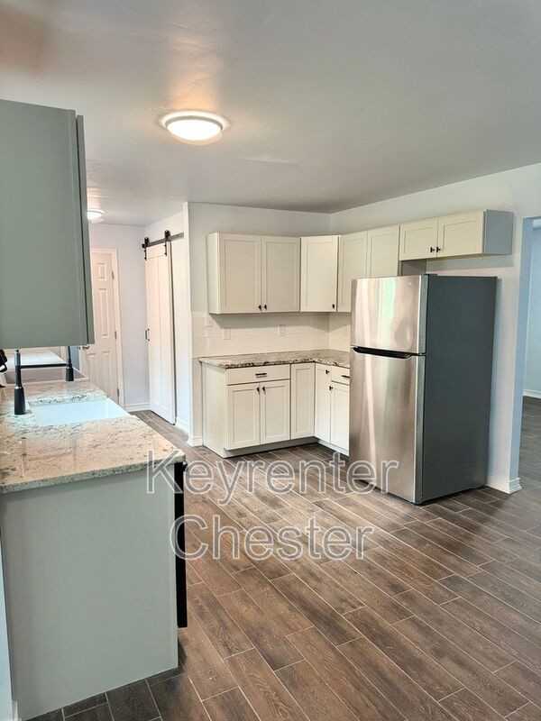 7515 Fawndale Drive - Photo 4 of 20