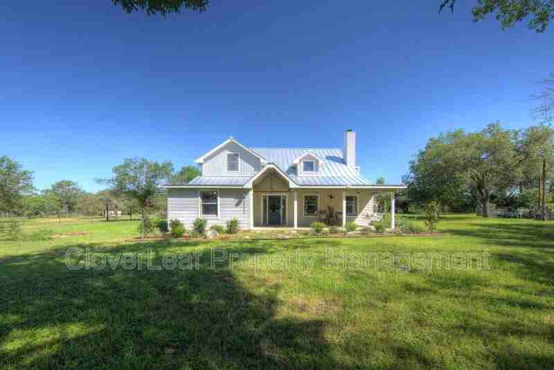 28035 Delafield Dr - Photo 3 of 44