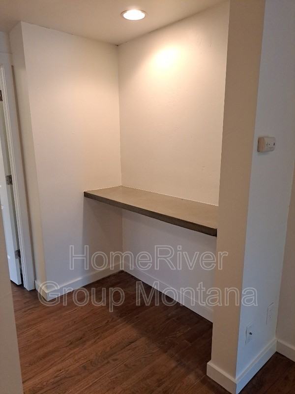 1020 Worden Ave - Photo 3 of 8