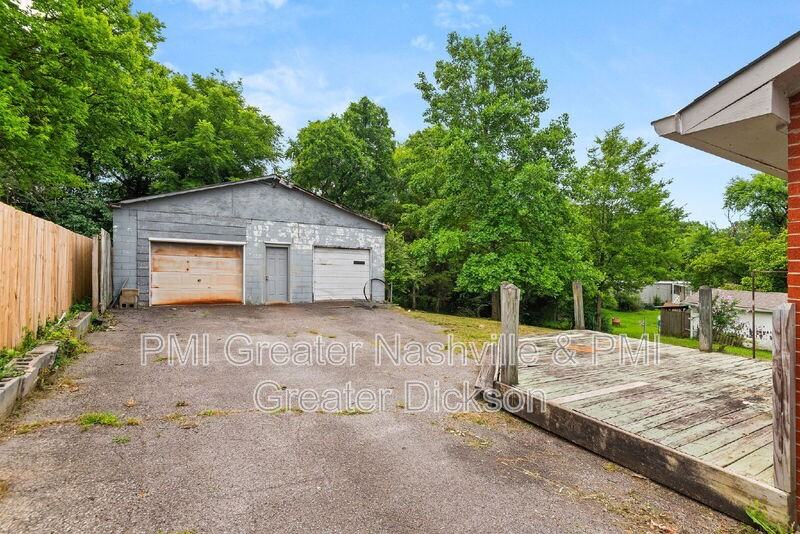 111 River Rd - Photo 2 of 15