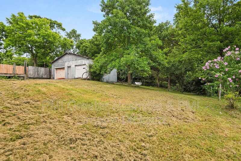 111 River Rd - Photo 4 of 15