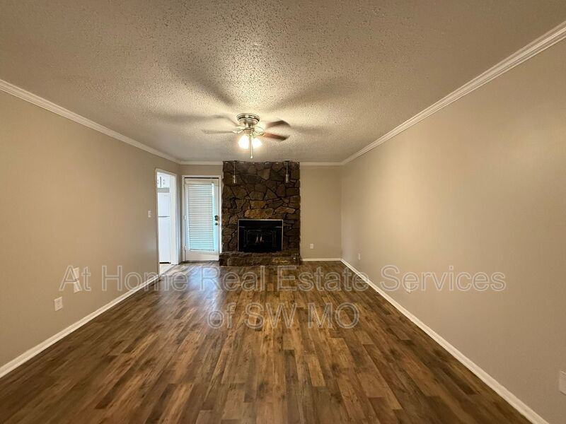 2315 W Village Ln - Photo 5 of 11