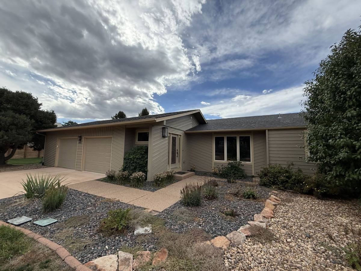 1713 Richards Lake Rd - Photo 3 of 10