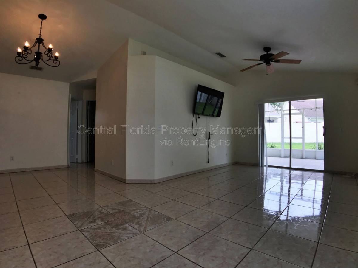 903 Lejay St - Photo 3 of 10