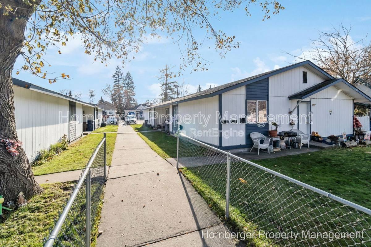 1626 E Desmet Ave - Photo 2 of 10