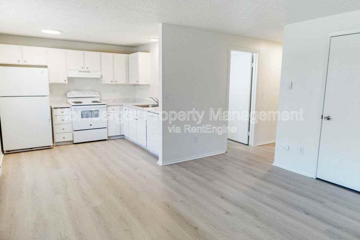 1626 E Desmet Ave - Photo 3 of 10