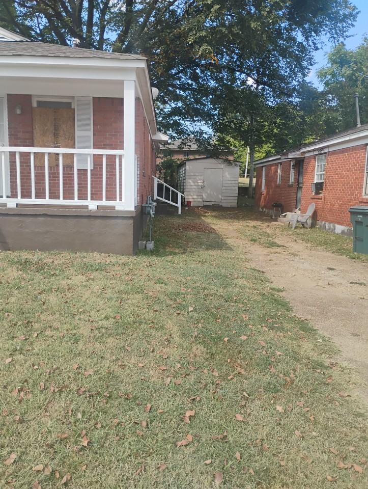 1406 Kerr Ave - Photo 2 of 3