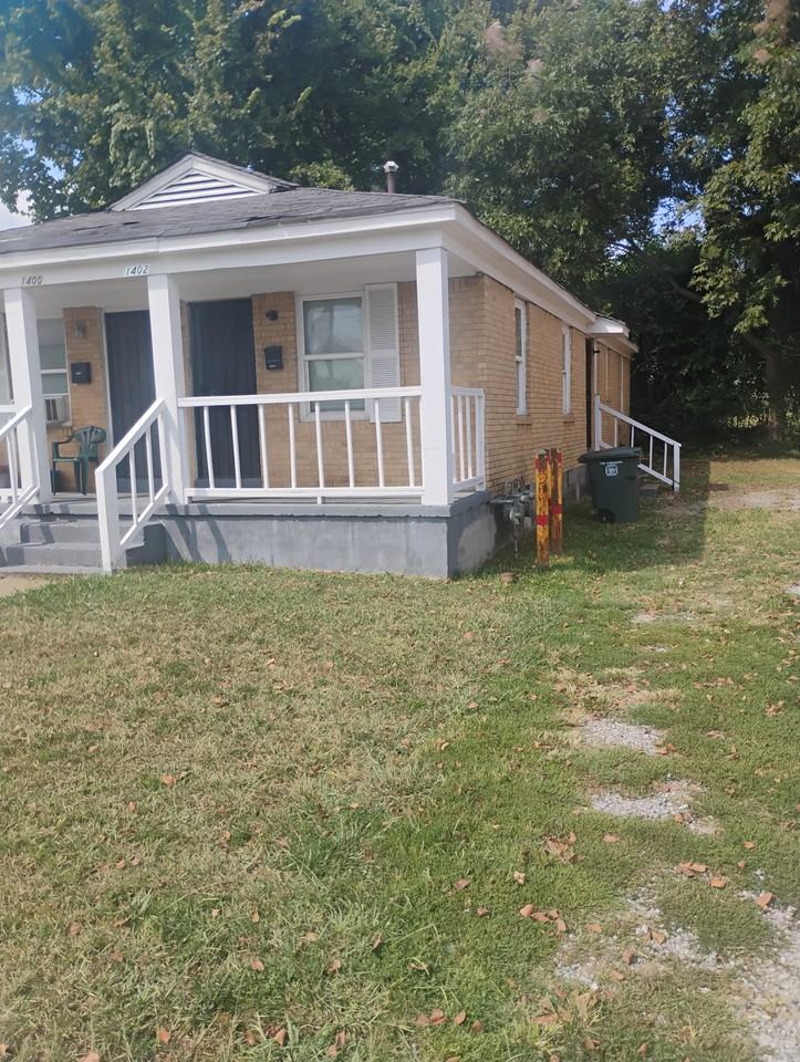 1402 Kerr Ave - Photo 3 of 4