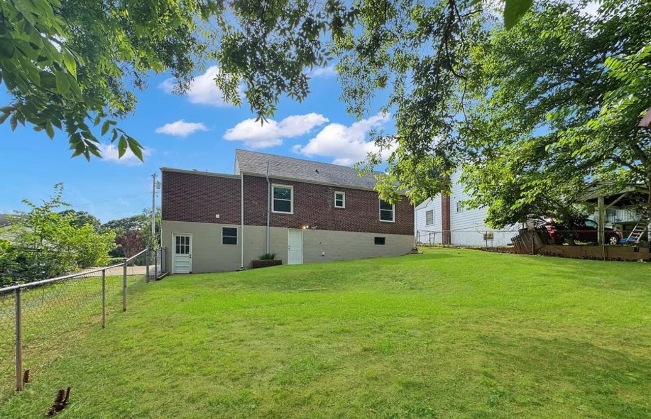 1027 Owens Rd - Photo 3 of 12