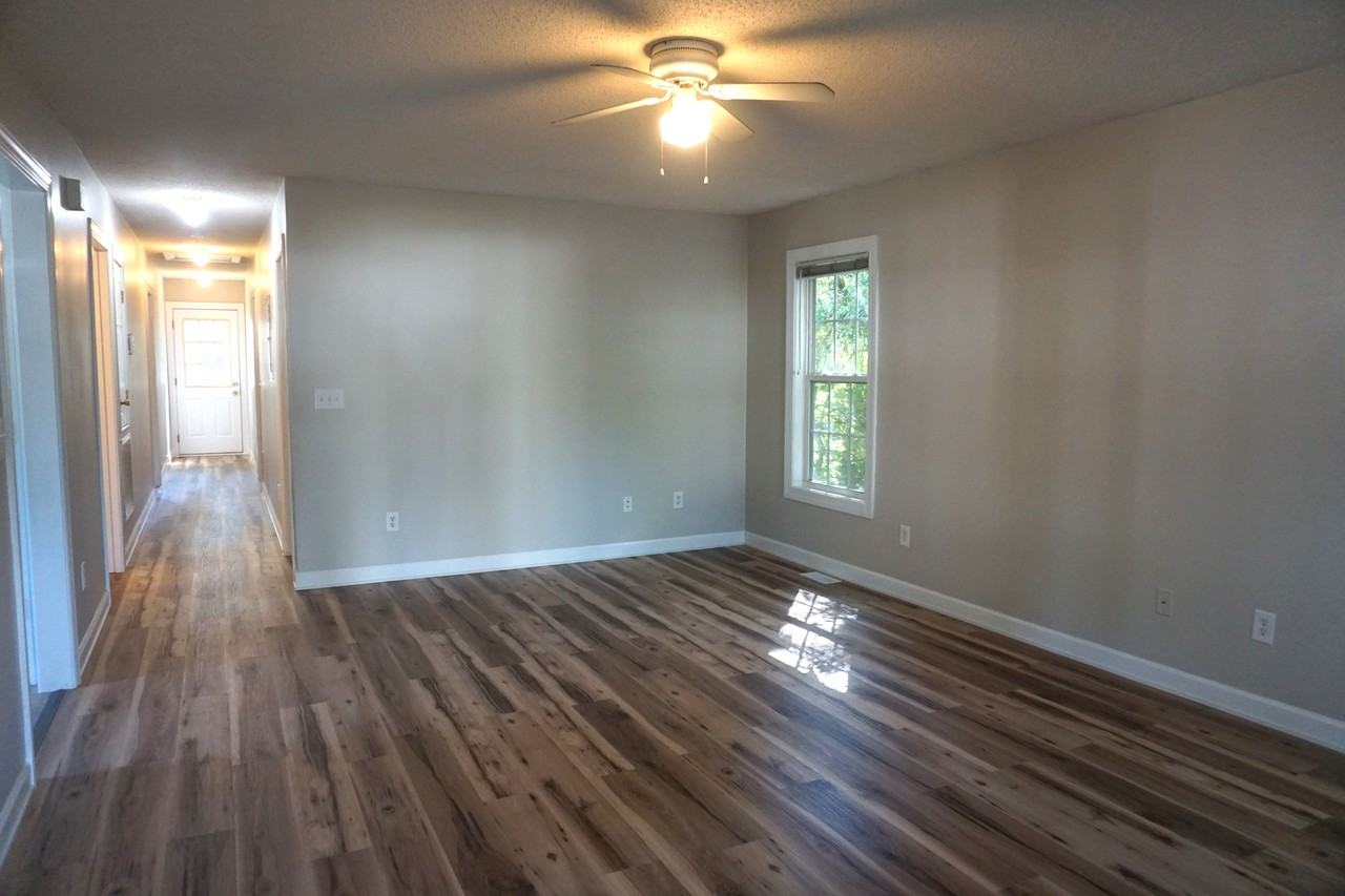 301 Maple St - Photo 2 of 14